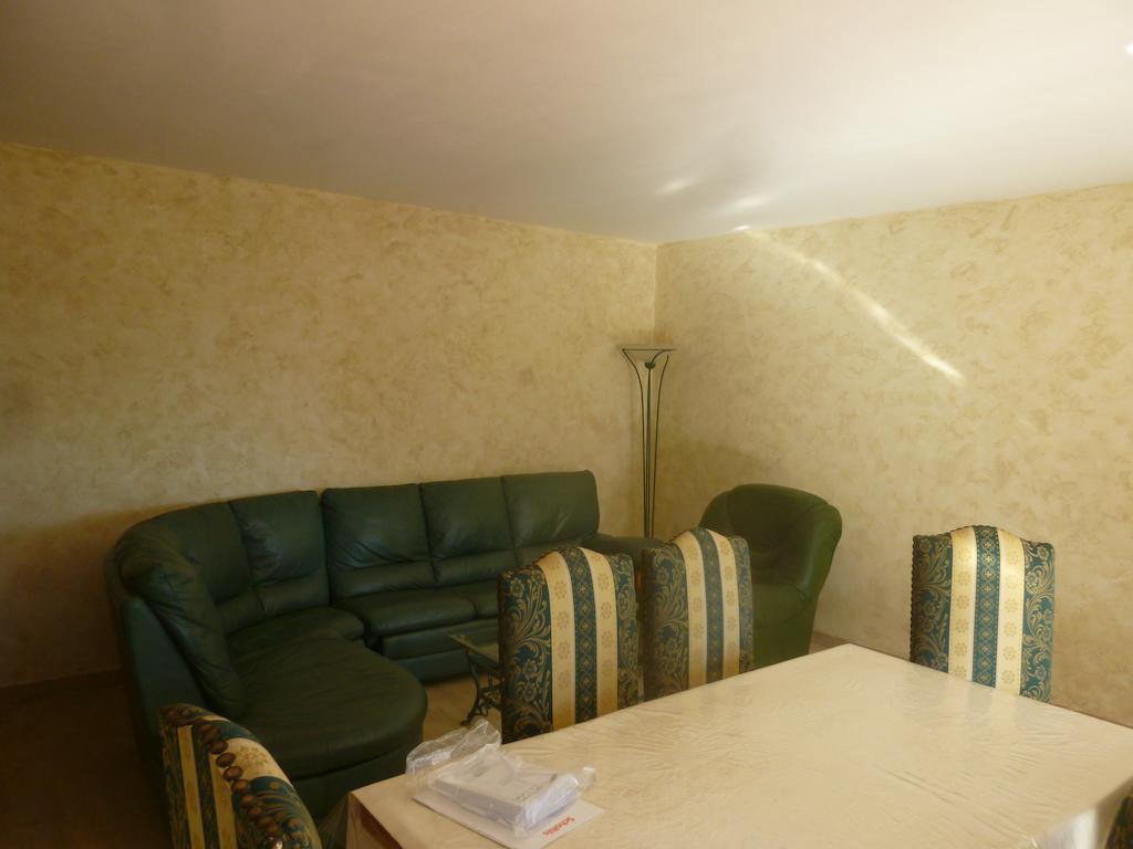 Apartment Fabron