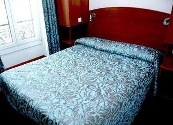 Hostel Ozz *