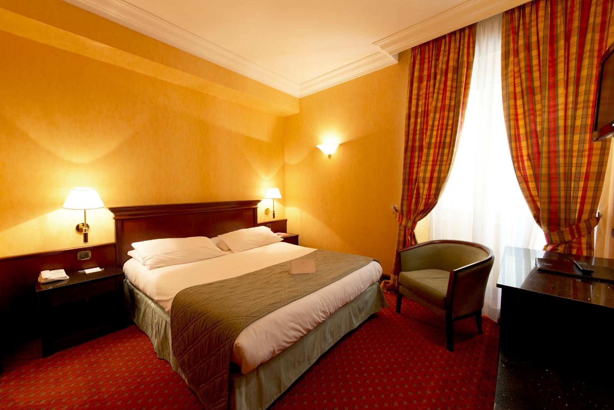 West End Promenade Hotel 4*