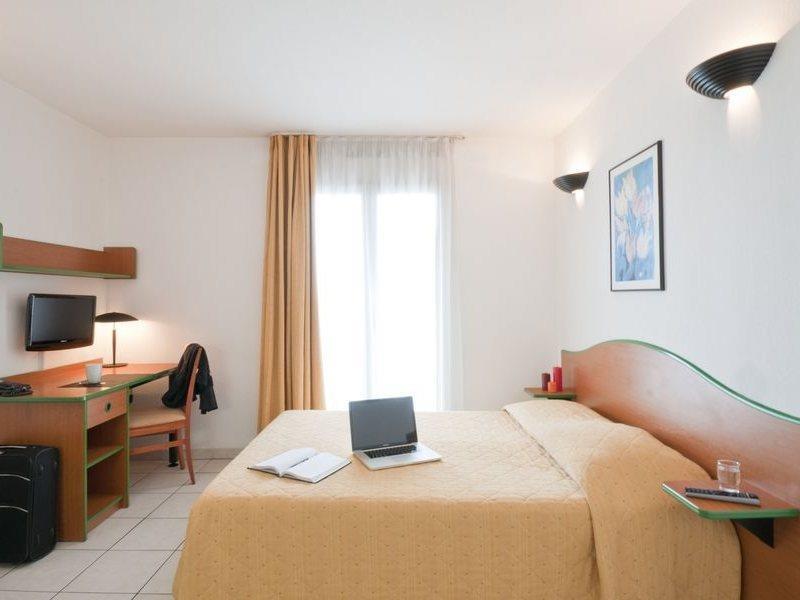 Adagio Access Magnan Aparthotel