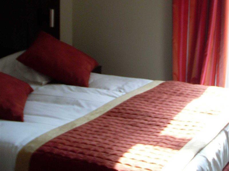 De Suede 3*
