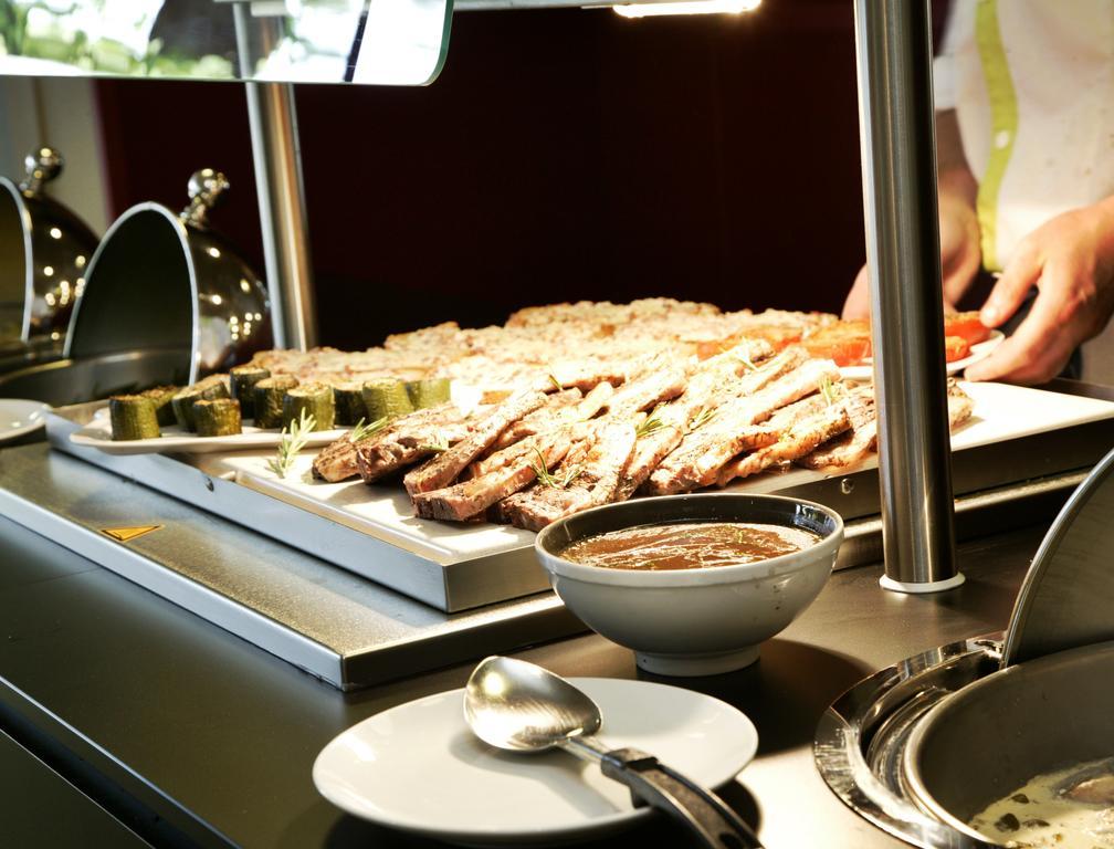 Hotel Campanile Aeroport 3*