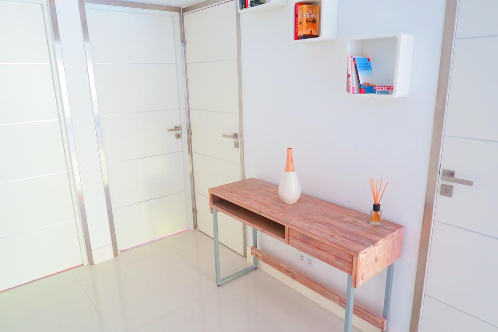 Nestor&jeeves - Camilia Terrasse - - Close Sea
