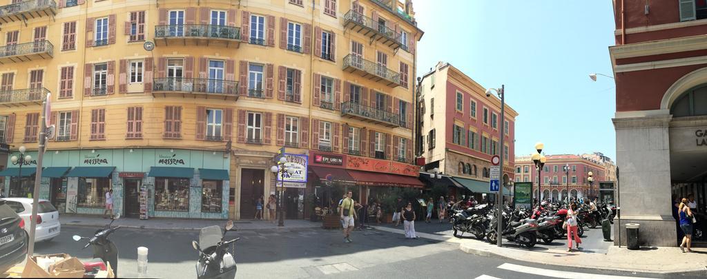 Apartment 2 Bedrooms In Central Location On The Famous Place Massena