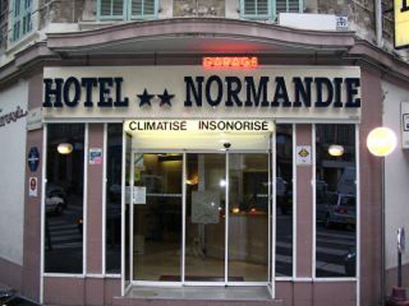 Ozz Hostel *