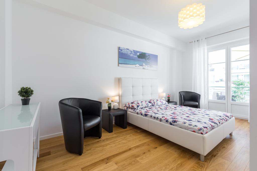 - Promenade Des Apartment