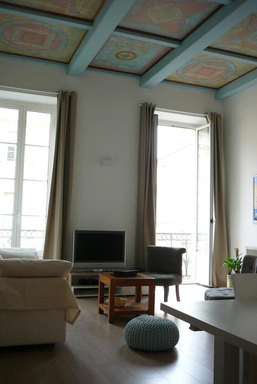 Apartment 2 Bedrooms In Central Location On The Famous Place Massena *