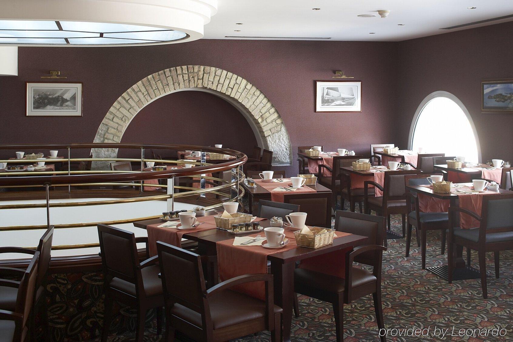 Aston La Scala Hotel 4*