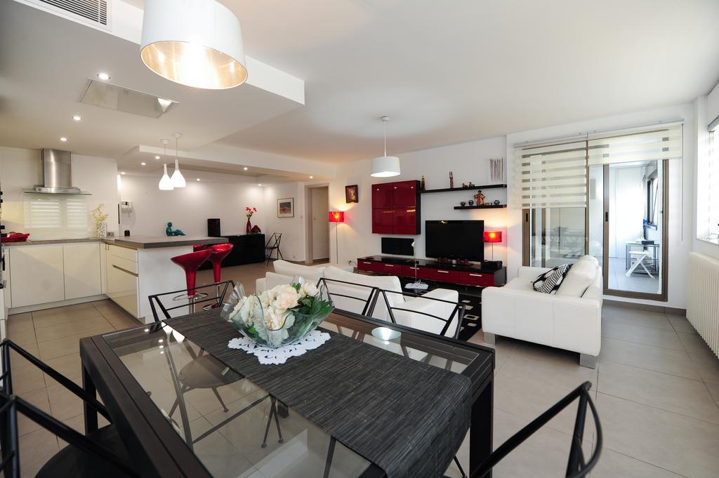 Etoile Grand Five Stars House