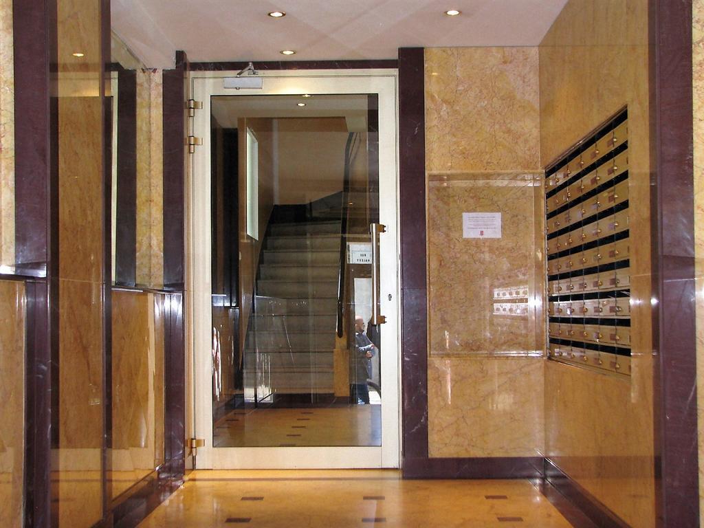 Apartment In Rue Halevy Nice