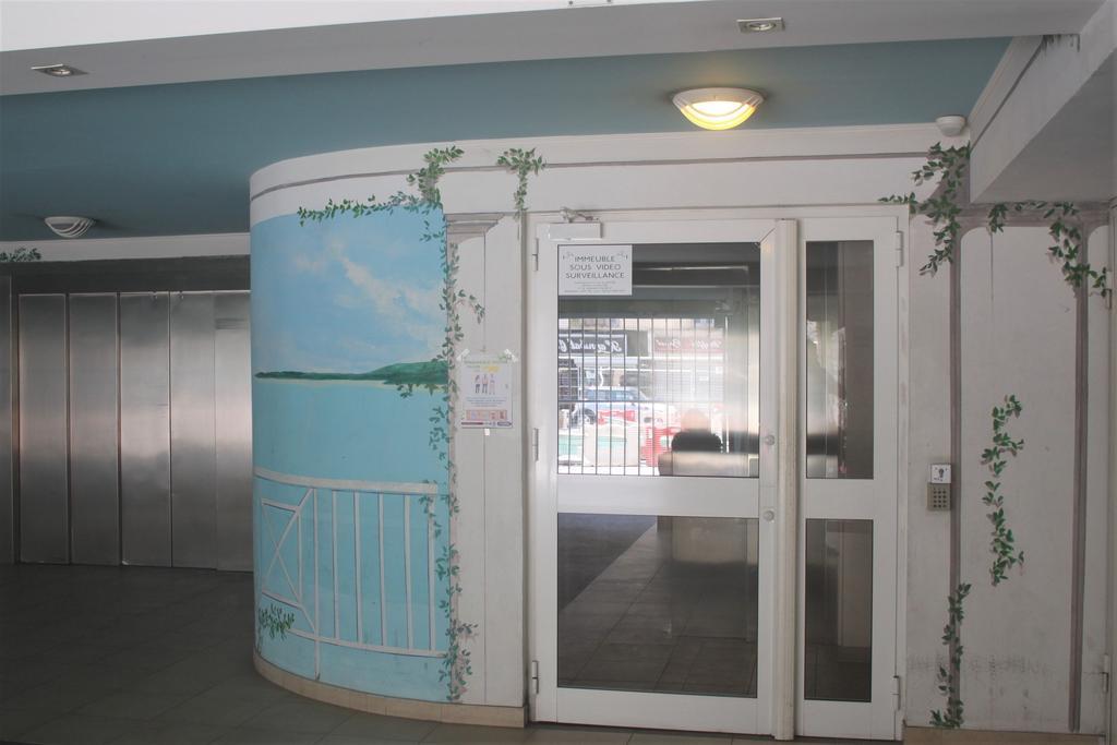 Apartment Floor Santa Barbara *