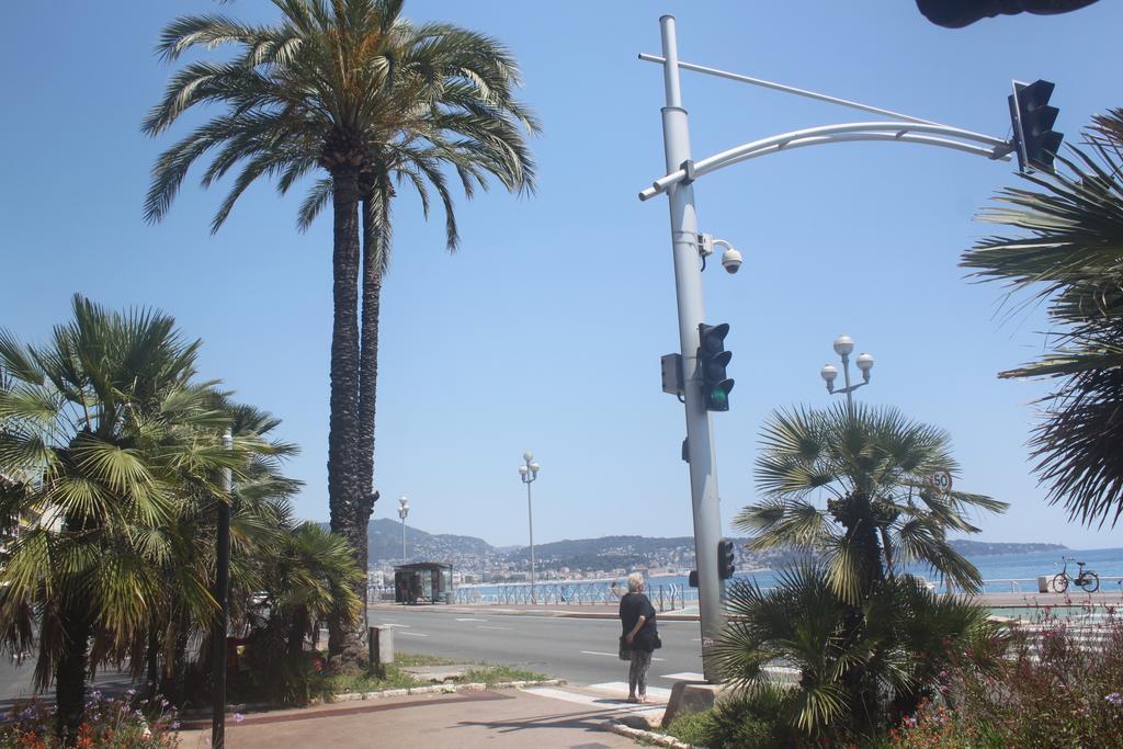 Floor Santa Barbara Apartment *