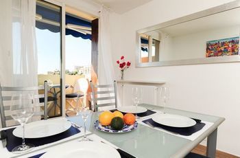 Blue Lagon Five Stars Holiday House * Nice