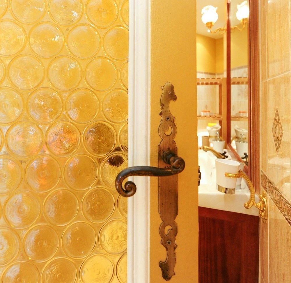 Le Royal Res. Negresco Five Stars House * Nice