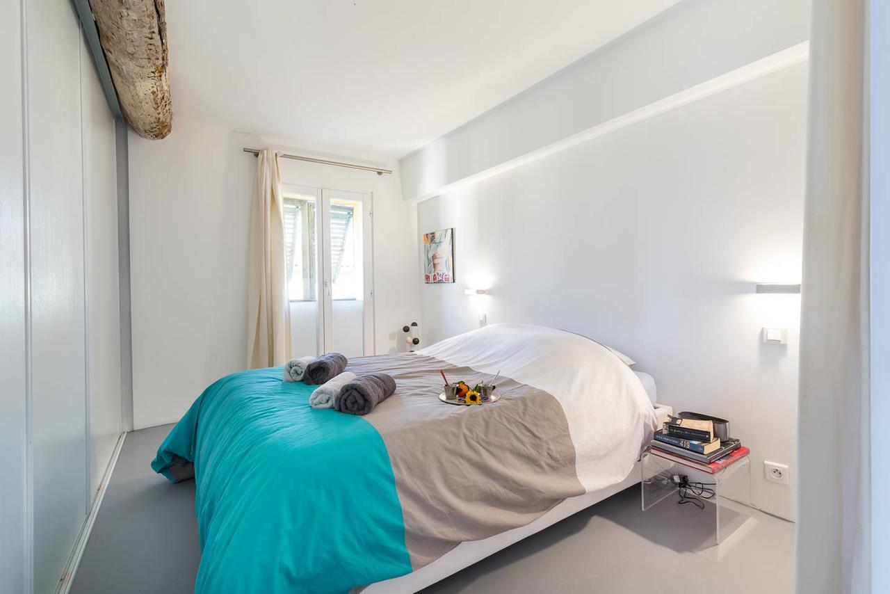 Ross 5- F2, Lumineux, Balcon, Loft, Clim, Vieux-nice Apartment