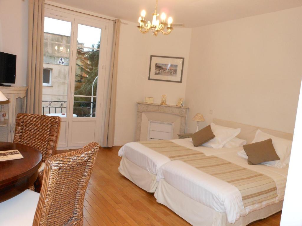 Les Cygnes Hotel