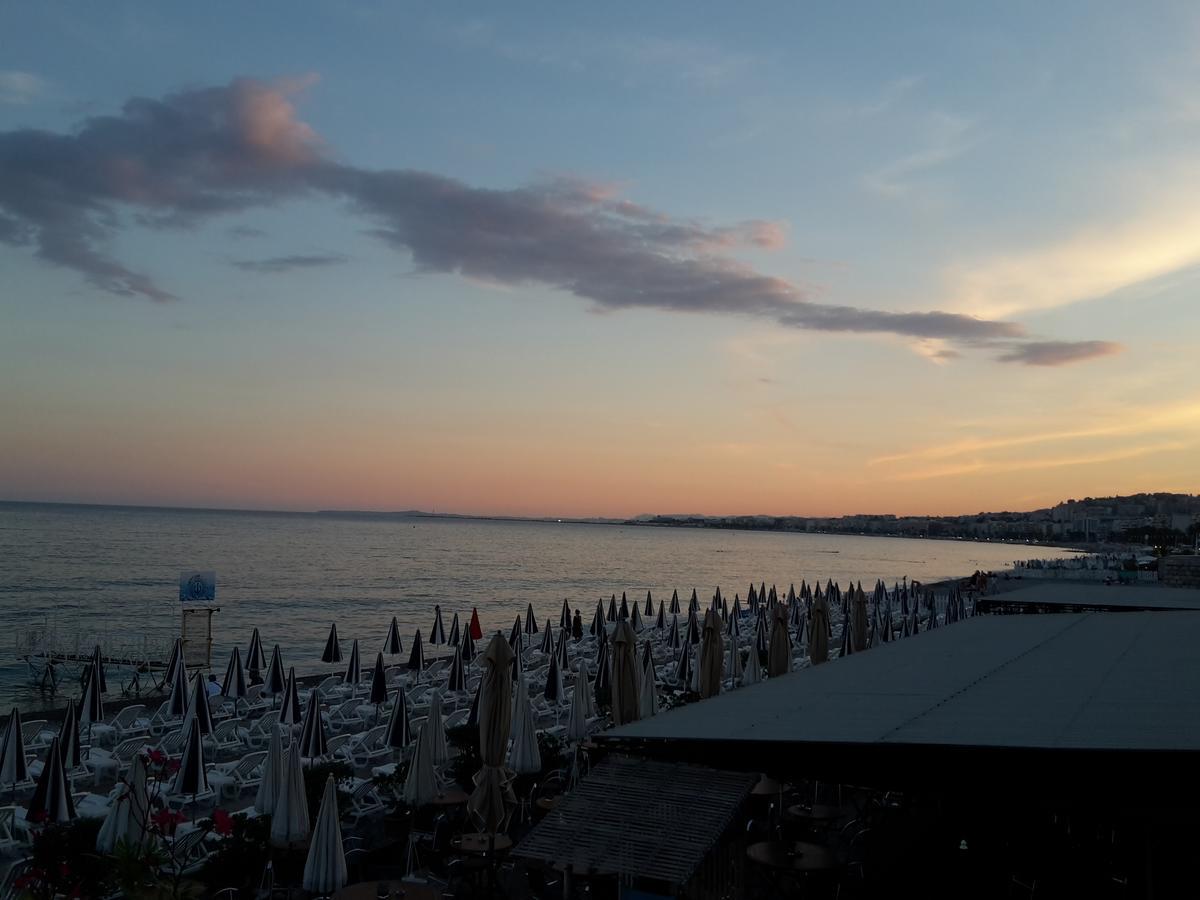 Parvis De La Mer, 50m De La Nice