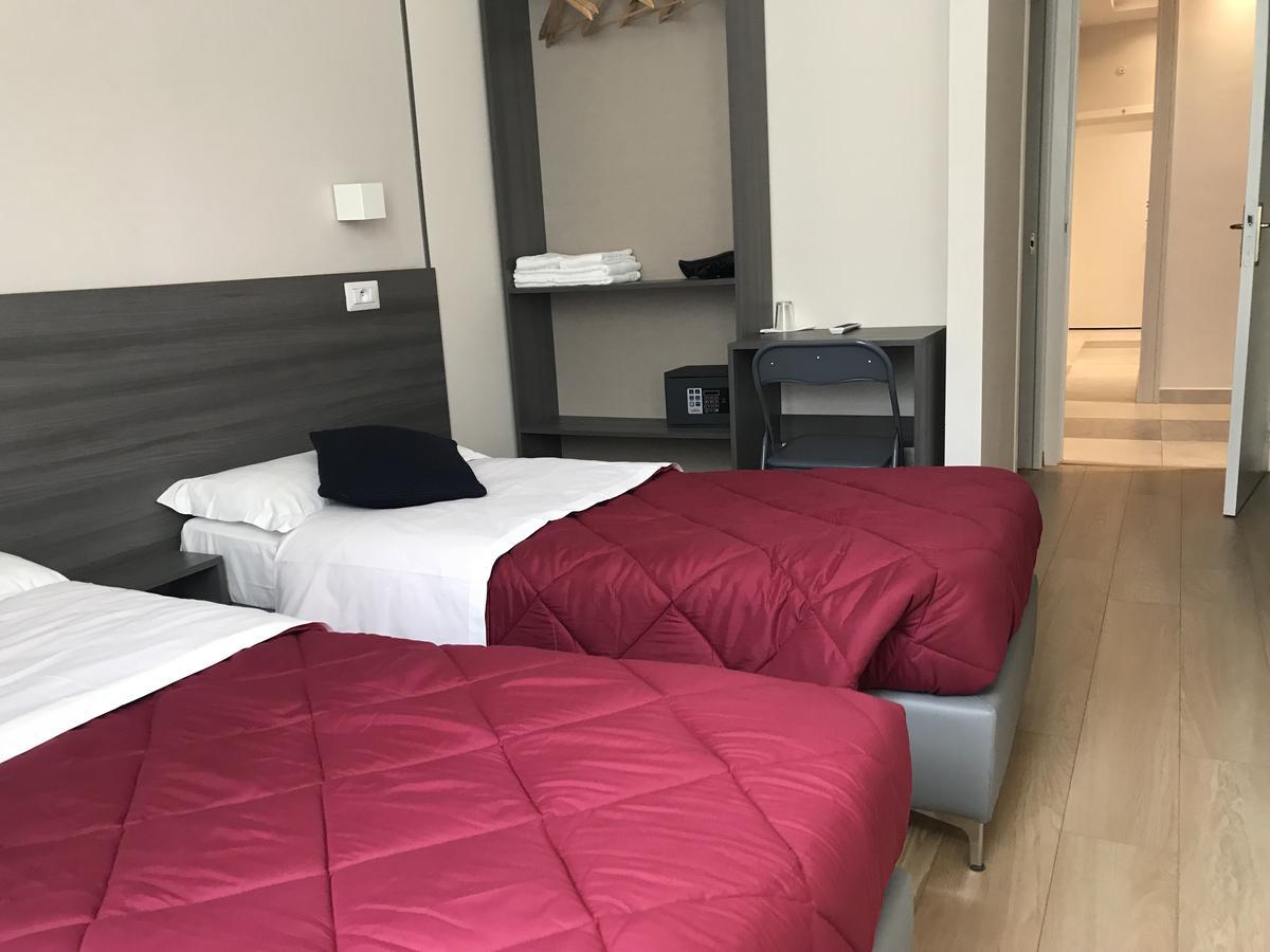 Boutique Neptune 2* Nice