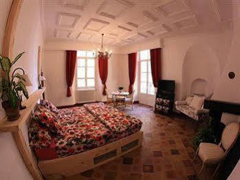 Apartment L'oustaria 3 Bedrooms Apartment, Old Town Nice