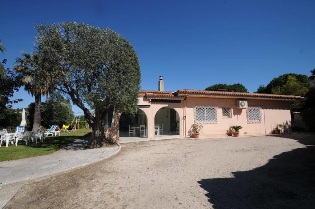 Tana Villa *