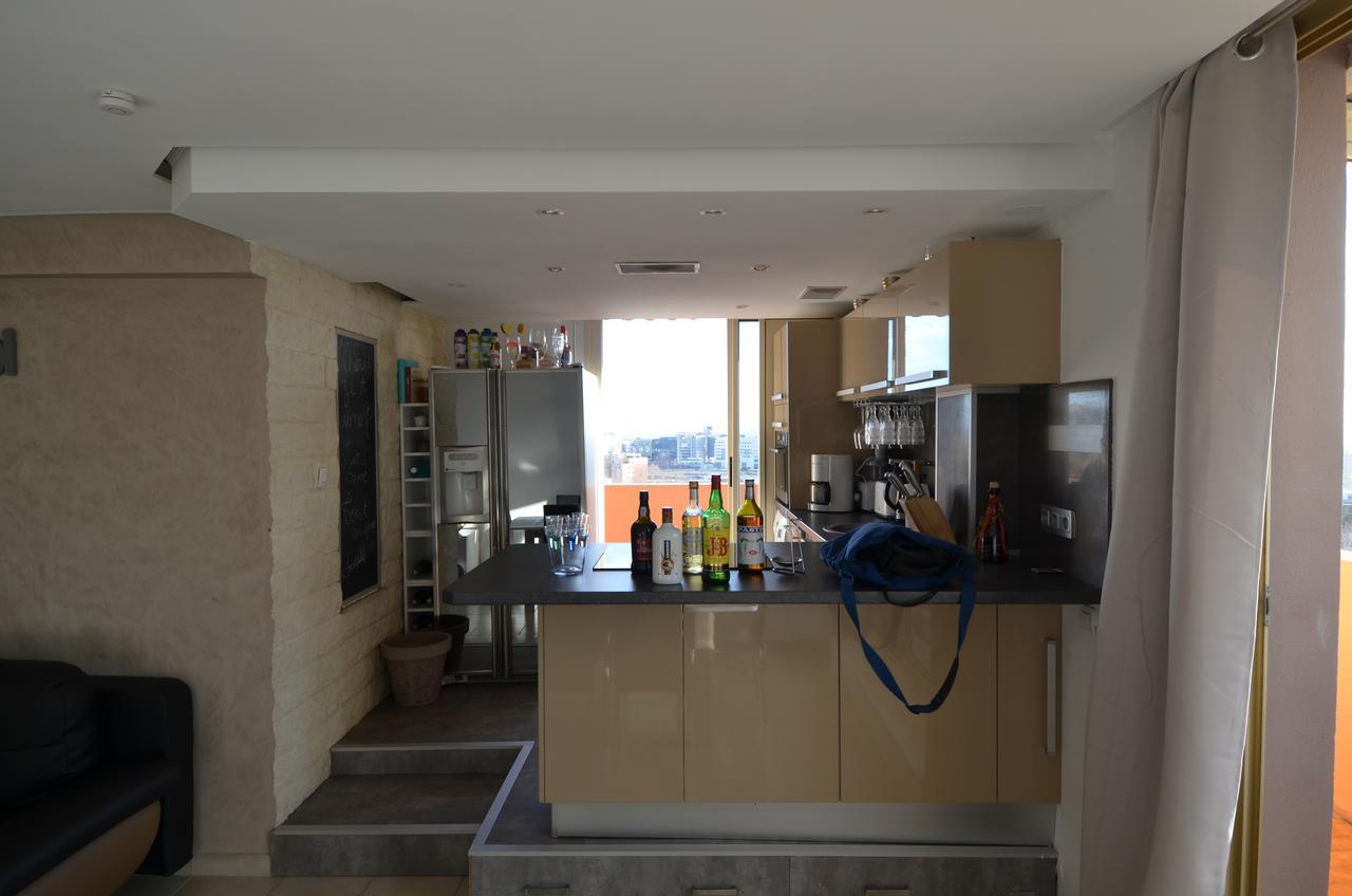 Rooftop 8 Personnes Grande Terrasse Avec Parking Quartier Aeroport Apartment Nice