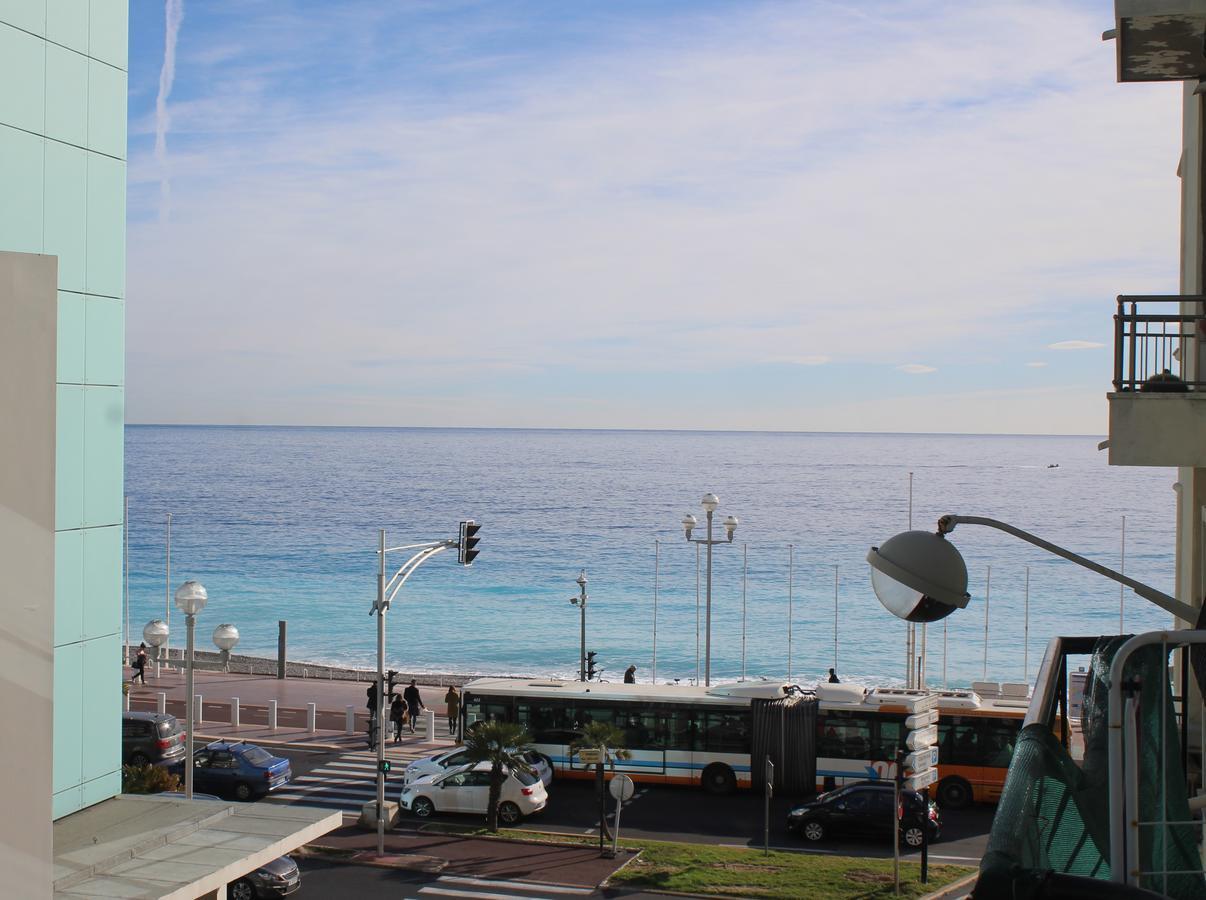 - L'emeraude Balcon Vue Mer Apartment *