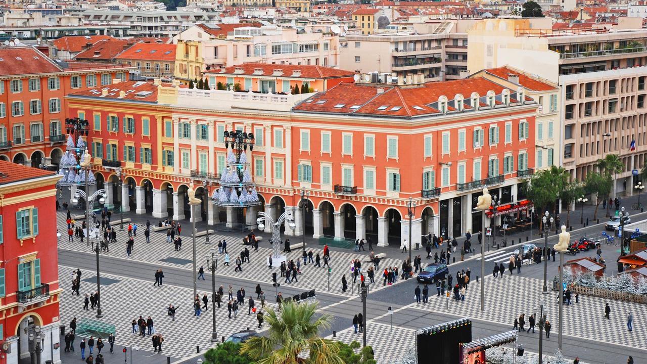 Renting - Colonna - Place In Old Town *