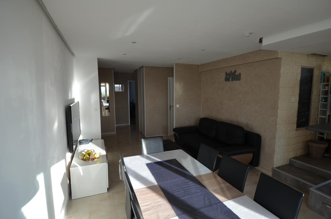 Rooftop 8 Personnes Grande Terrasse Avec Parking Quartier Aéroport Appartement