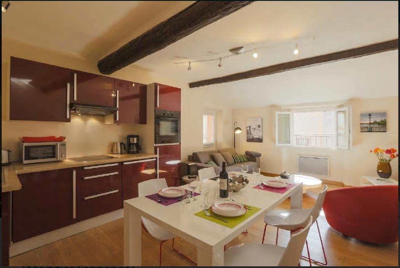 Renting - Colonna - Place In Old Town Apartment