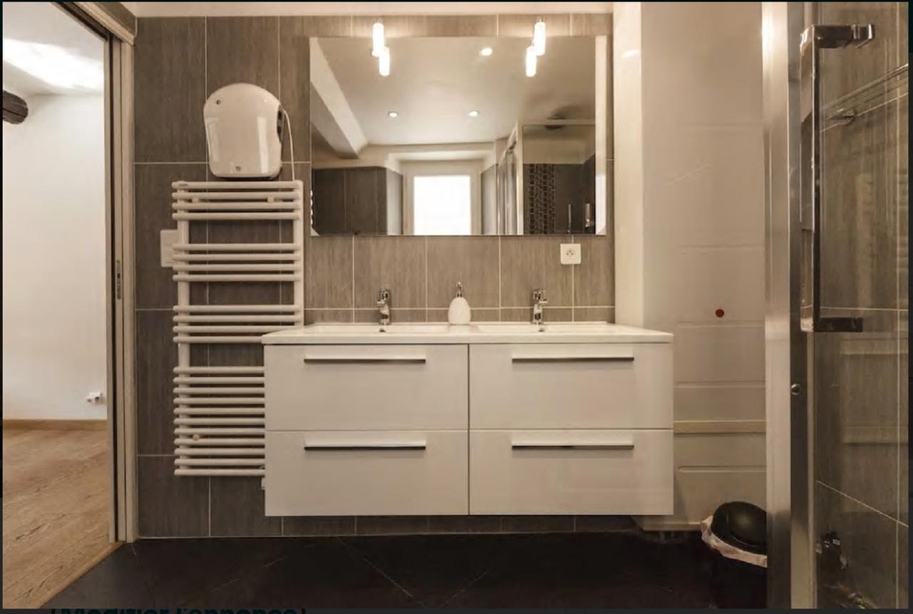 Renting - Colonna - Place In Old Town