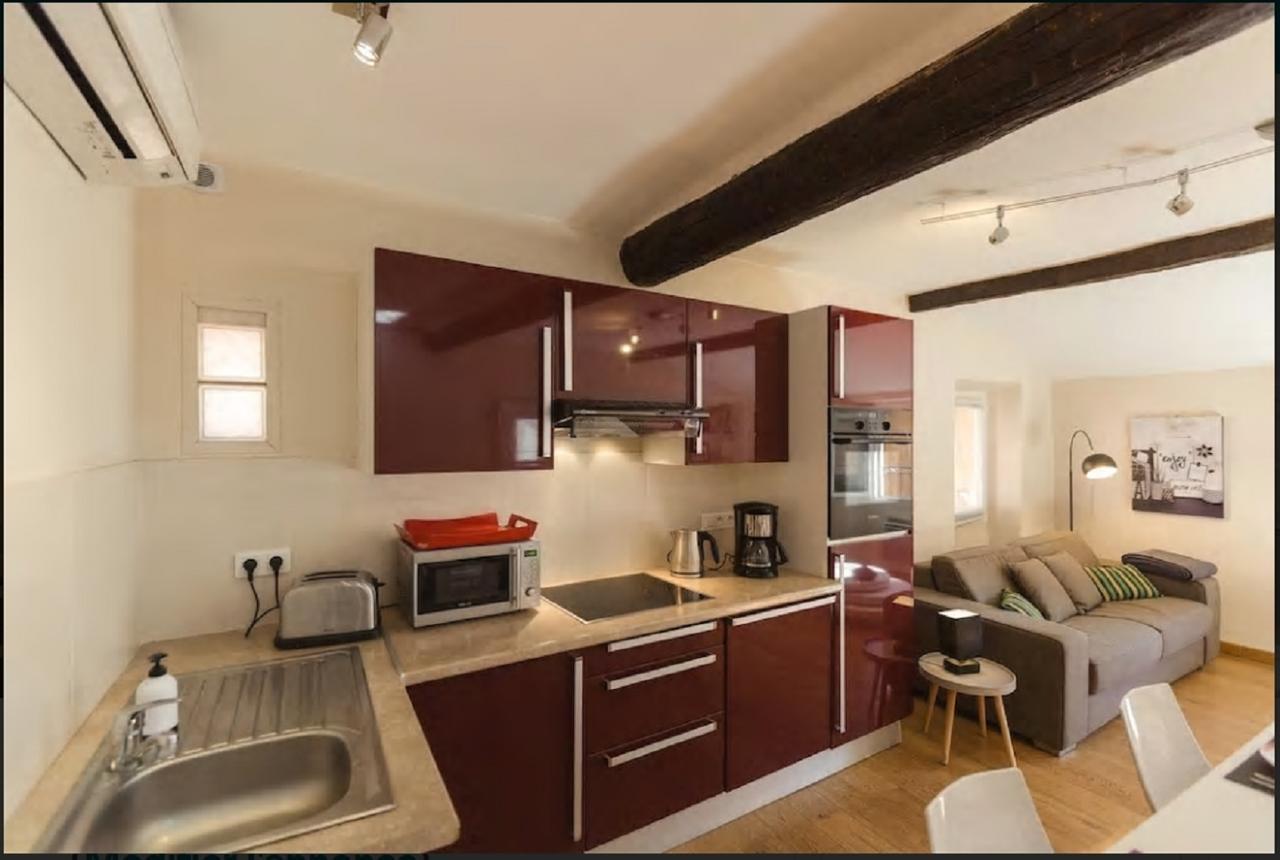 Renting - Colonna - Place In Old Town Apartment *