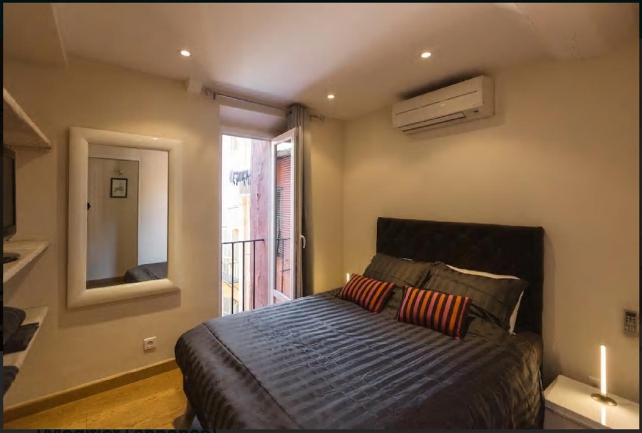 Renting - Colonna - Place In Old Town Apartment