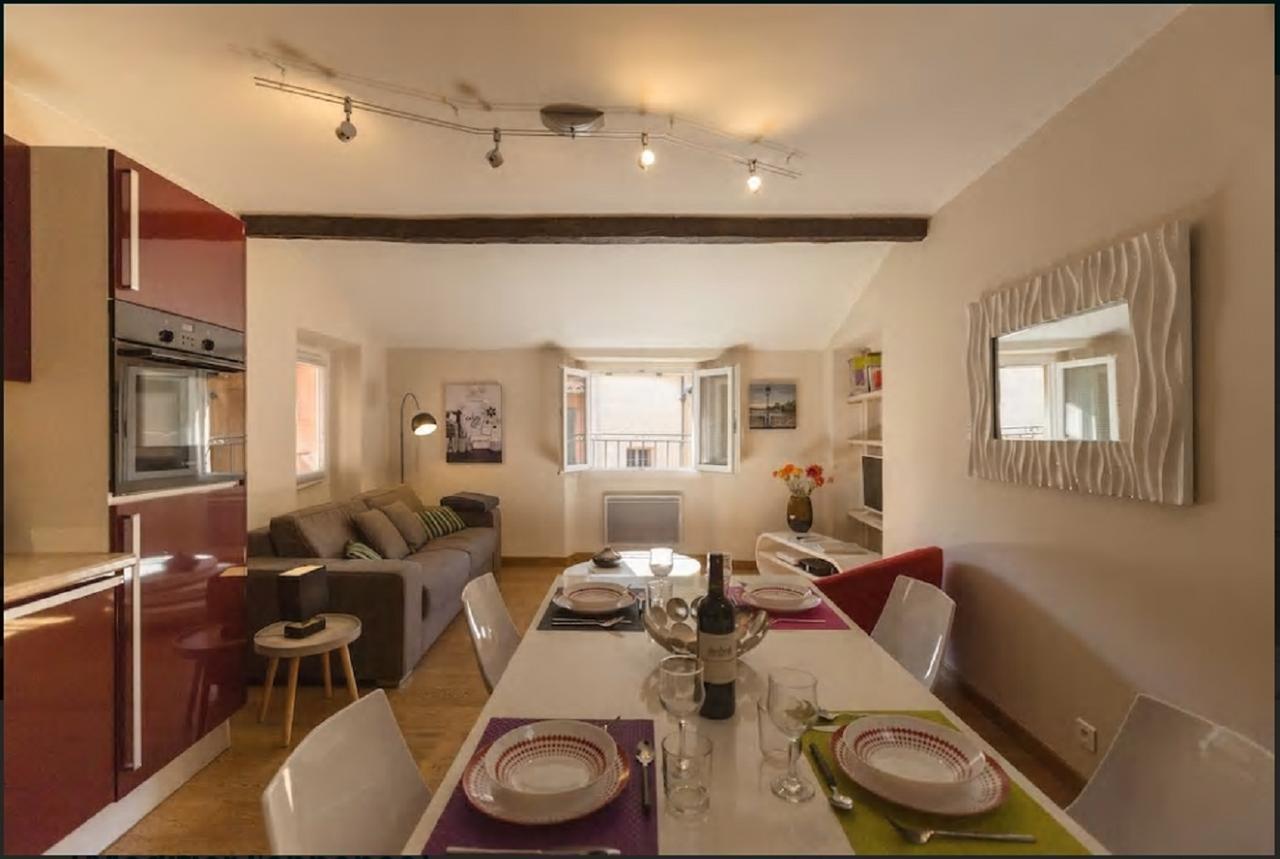 Renting - Colonna - Place In Old Town Apartment