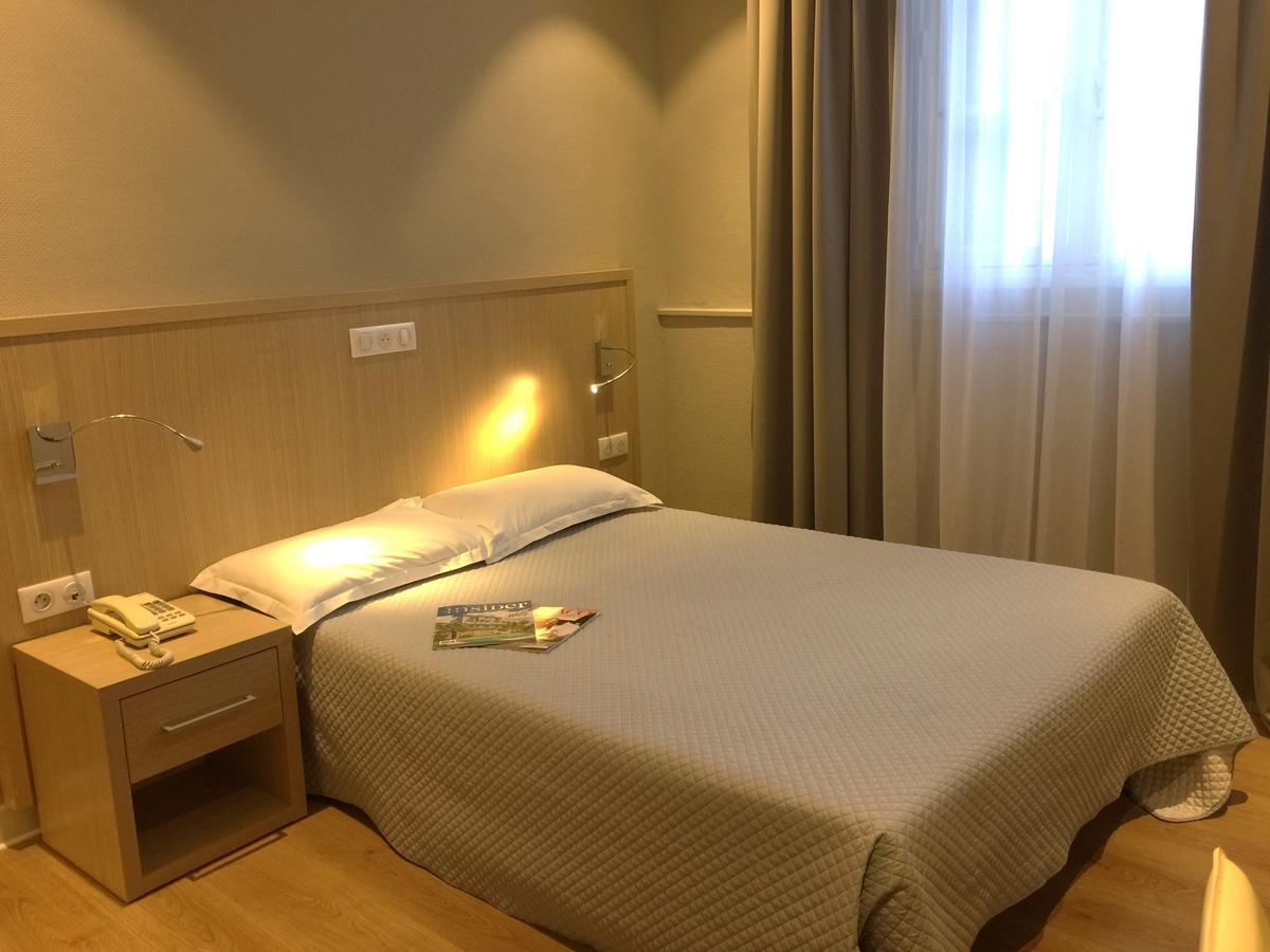 Ambassador Hotel 3*
