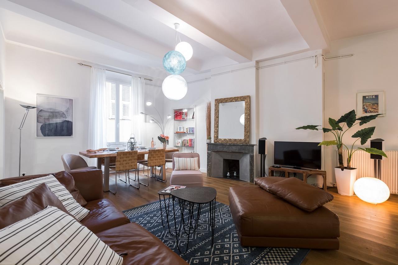 Pref 2 - F4 - Vaste Et Bourgeois ,3 Chambres, Ascenseur, Vx-nice * Nice