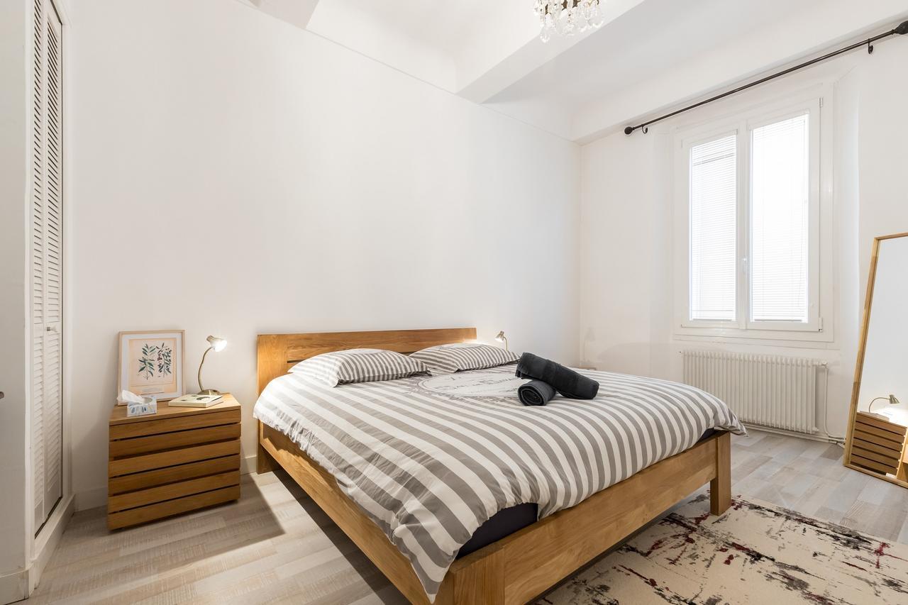 Pref 2 - F4 - Vaste Et Bourgeois ,3 Chambres, Ascenseur, Vx-nice * Nice
