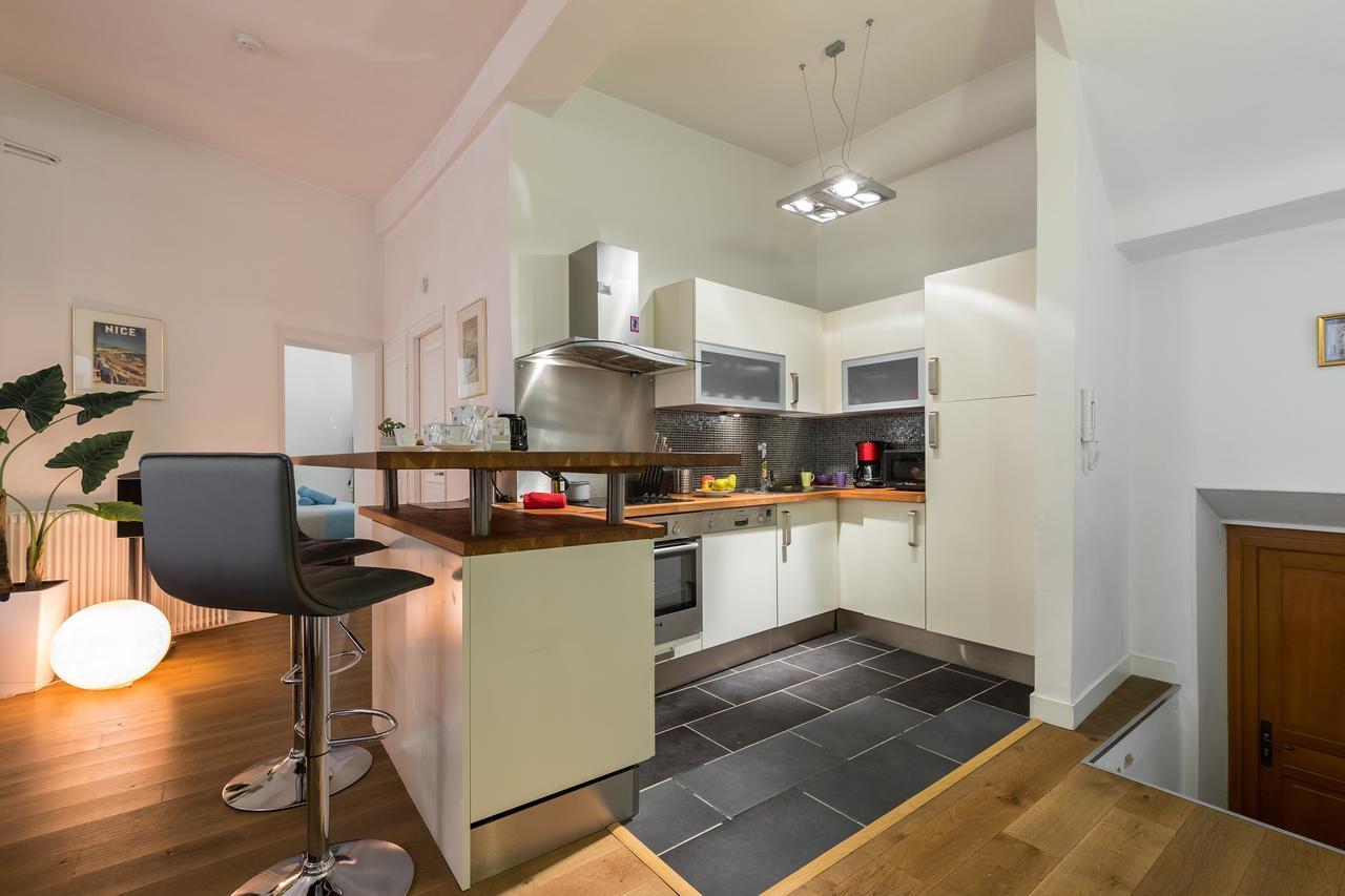 Pref 2 - F4 - Vaste Et Bourgeois ,3 Chambres, Ascenseur, Vx-nice Apartamento