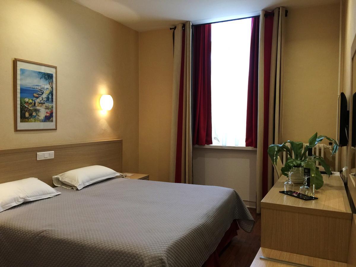 Hotel Ambassador