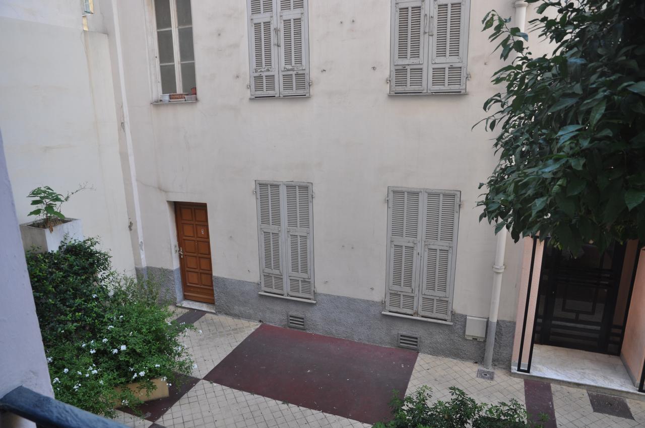 Le Coin Du Marche Apartment *