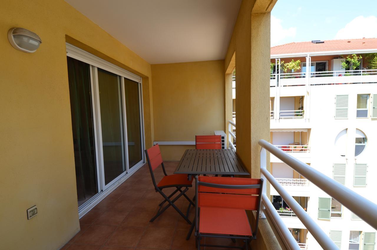 Apartment Appartement 3 Personnes Avec Coin Nuit Avec Terrasse Et Parking Quartier Du Port De Nice *