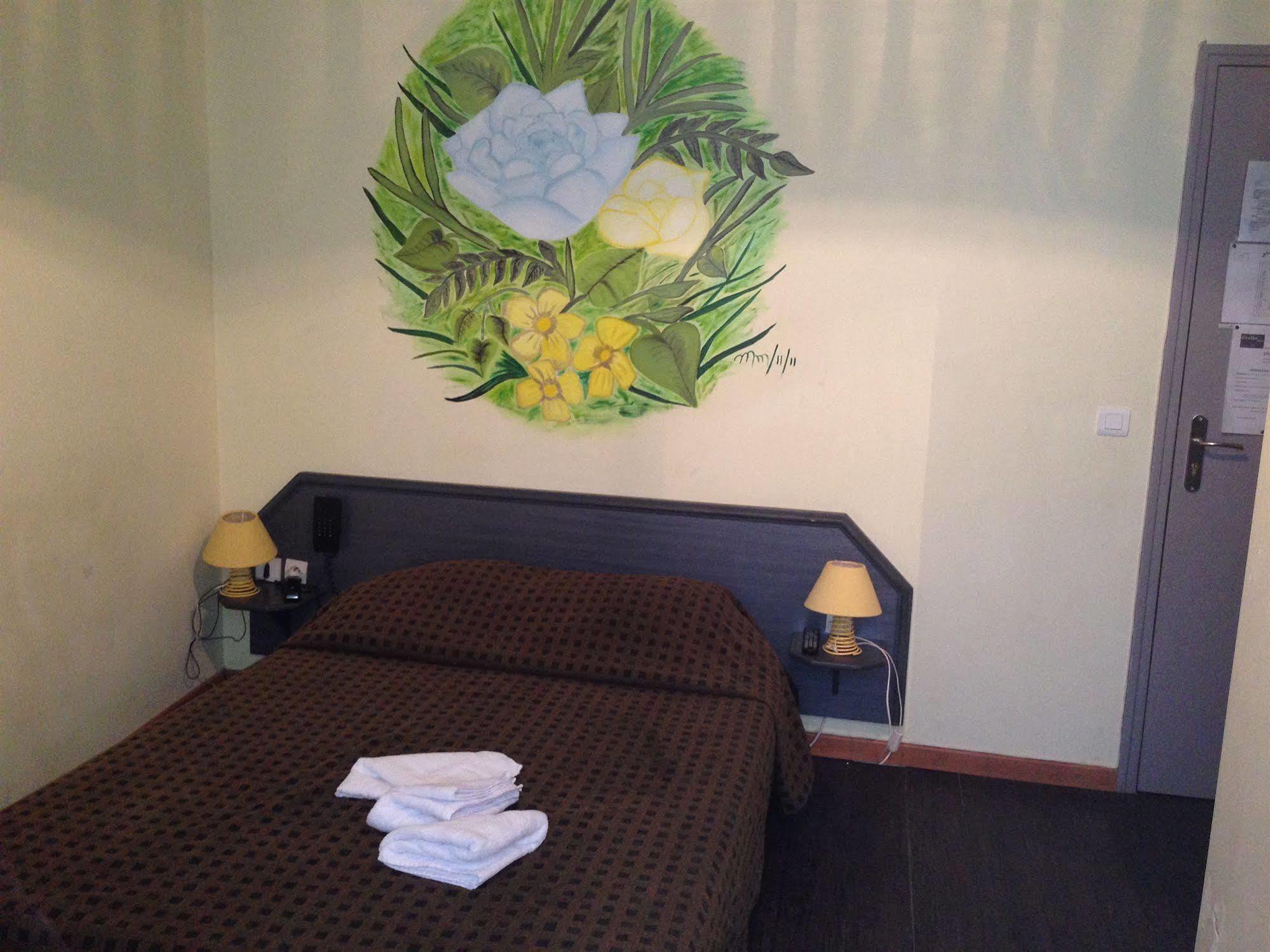Evelia Hotel
