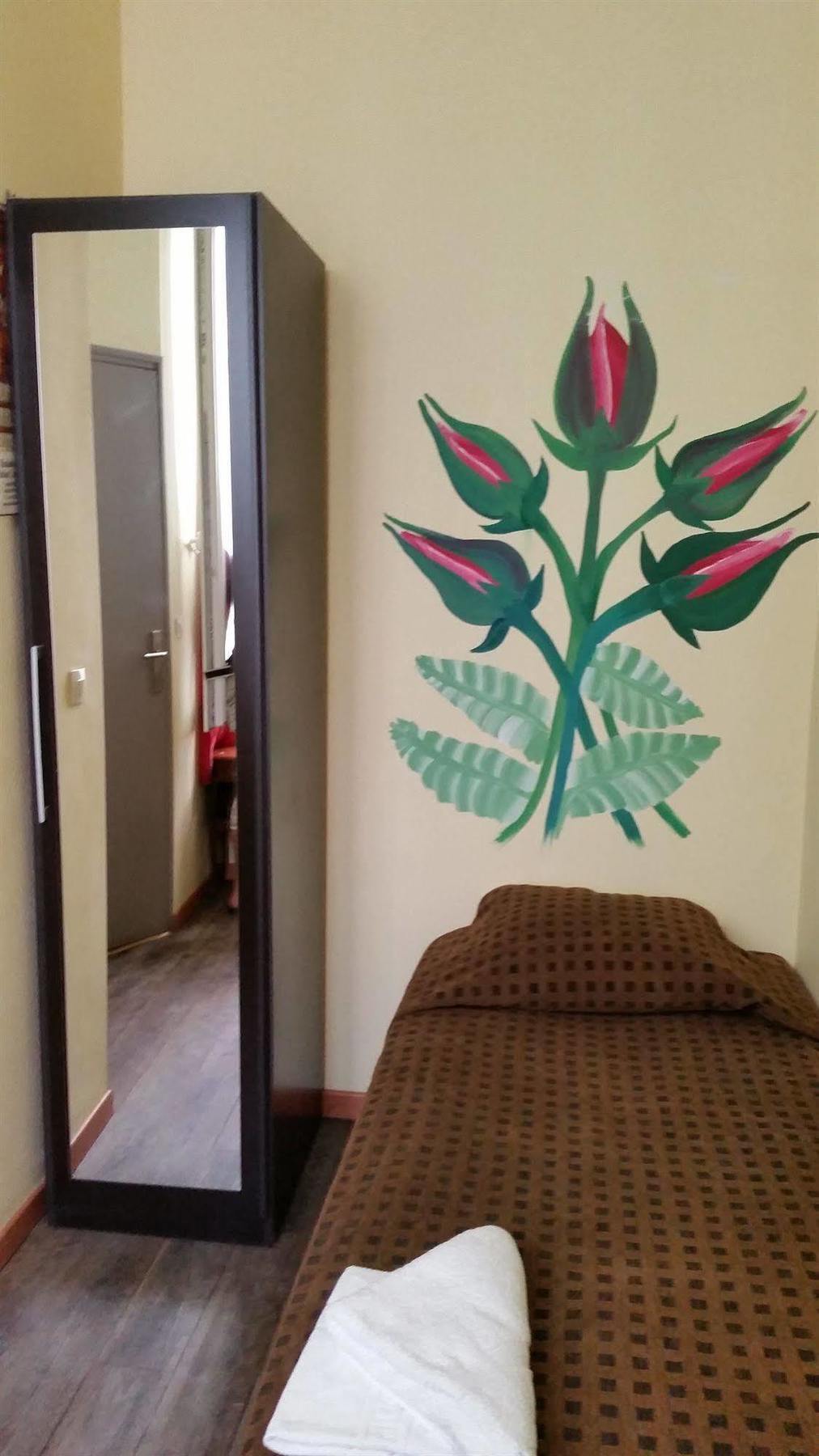 Evelia Hotel