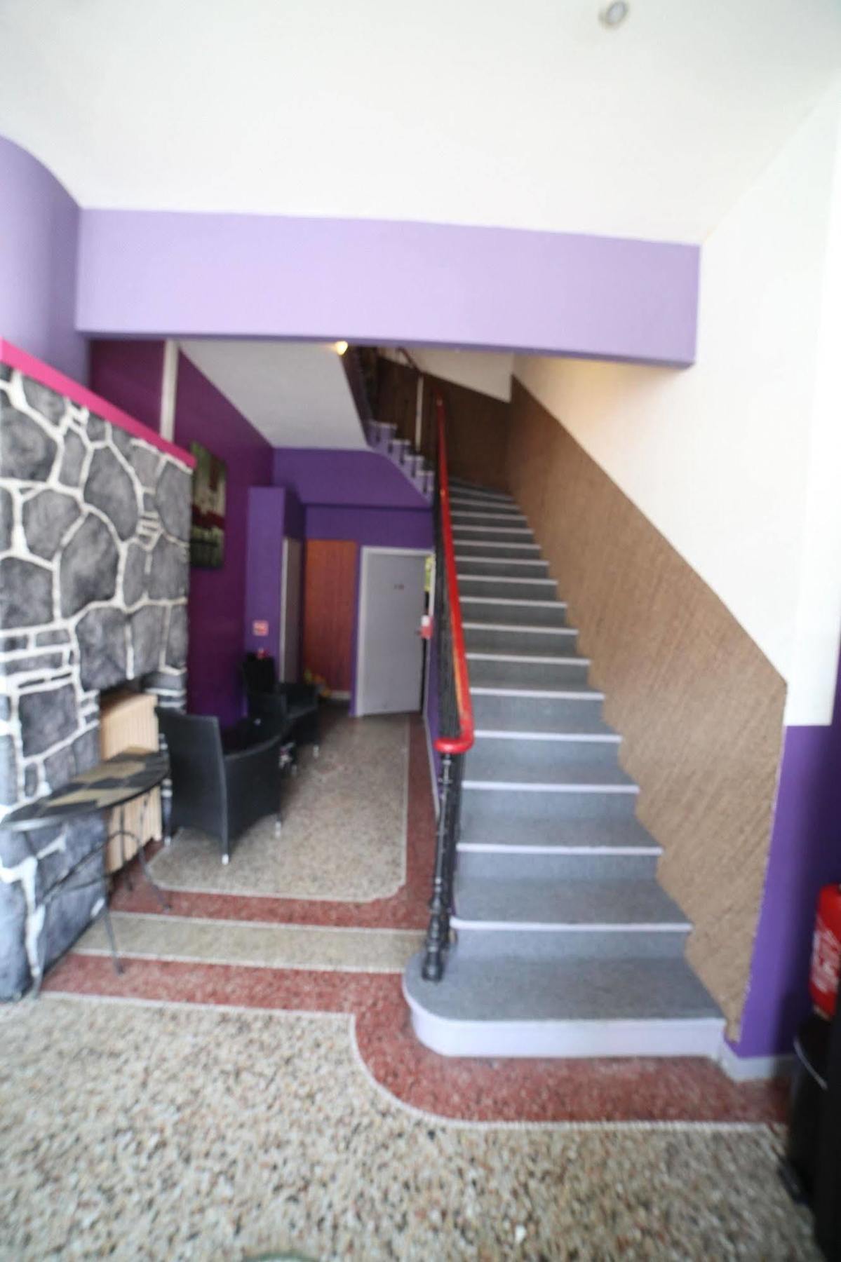 Evelia Hotel *