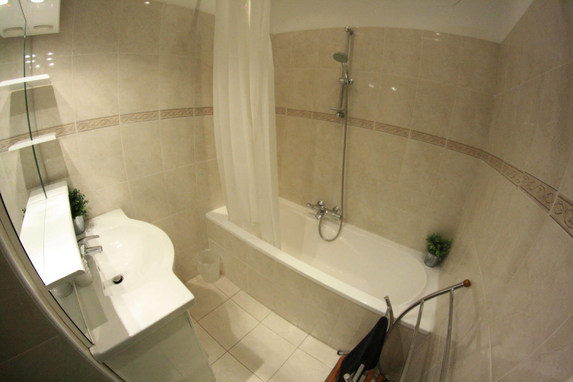 6 Bedrooms Seaview House, Old Town Apartment