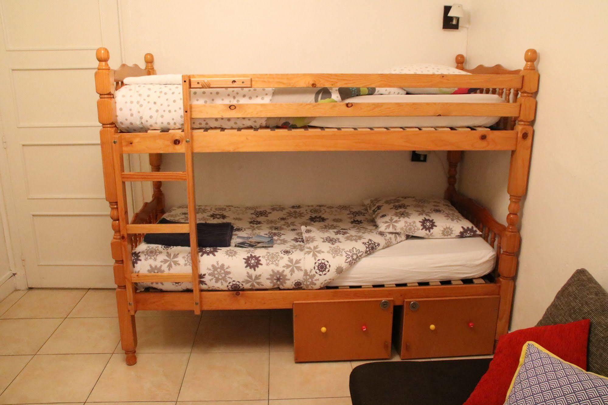 Apartment 6 Bedrooms Seaview House, Old Town