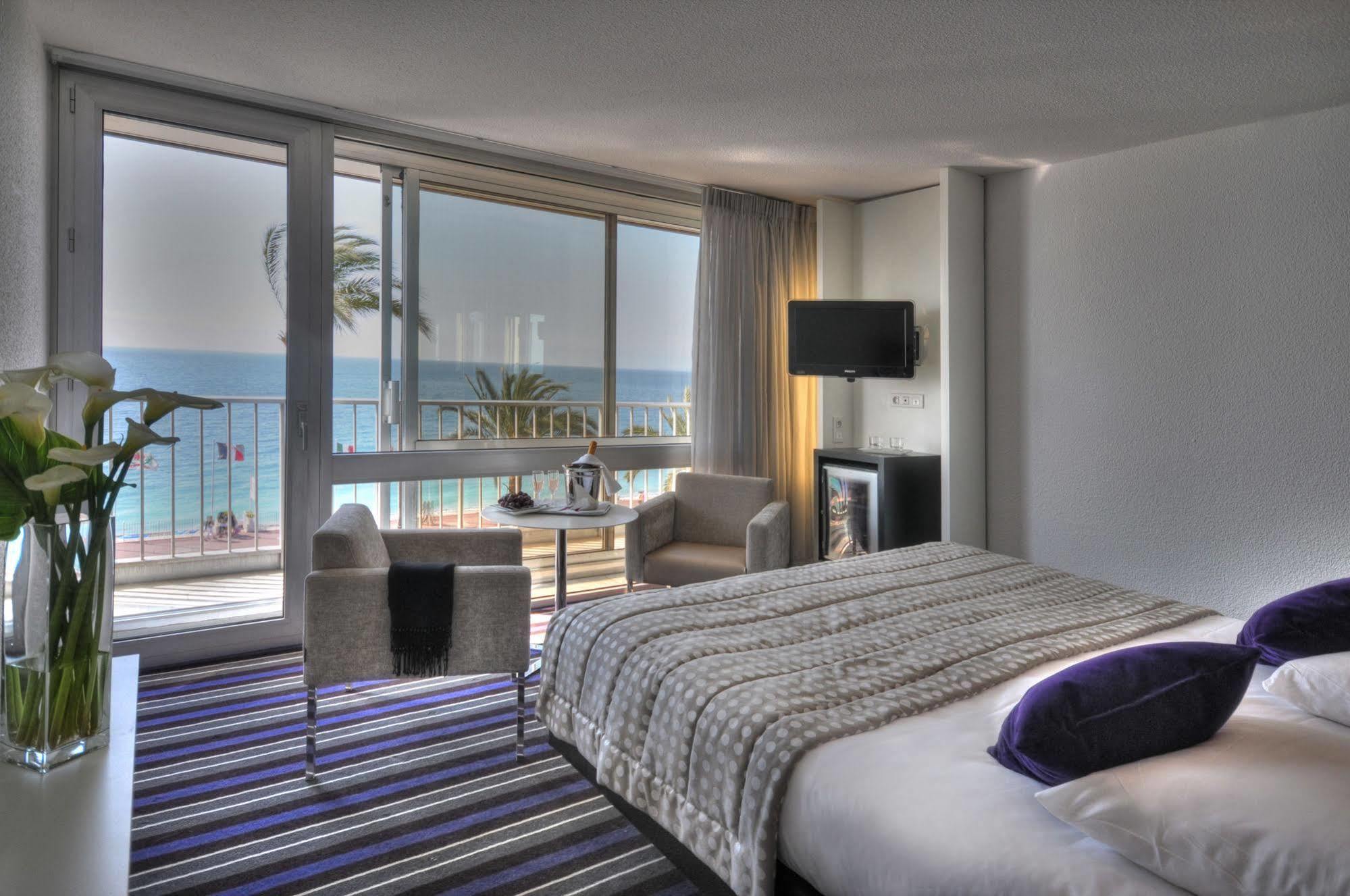 Mercure Promenade Des Hotel 4*