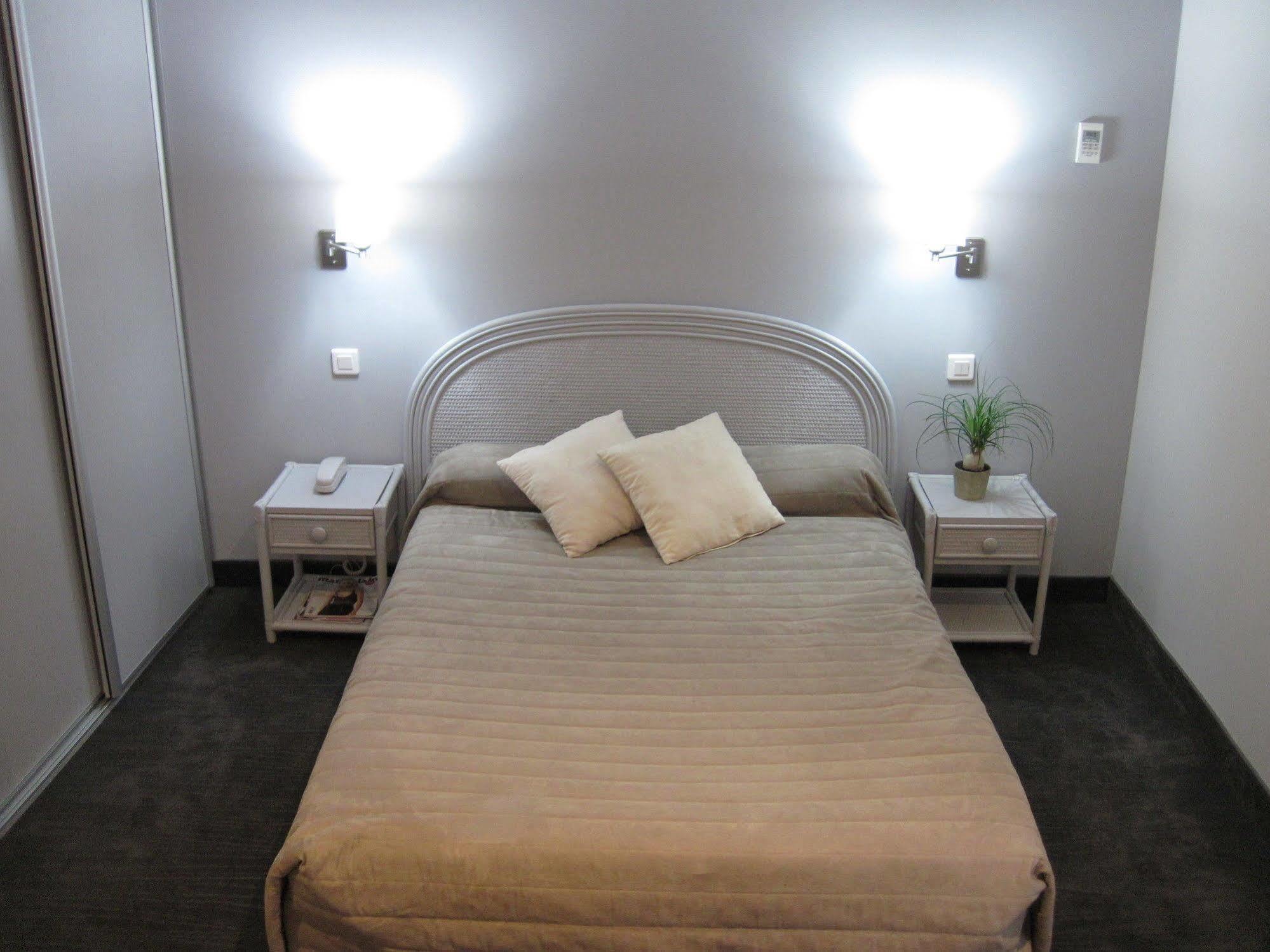 Carlton Nice, Partially Renovated 3*