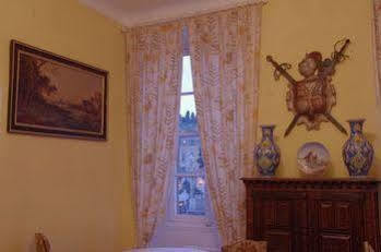 Le Blason Hotel *