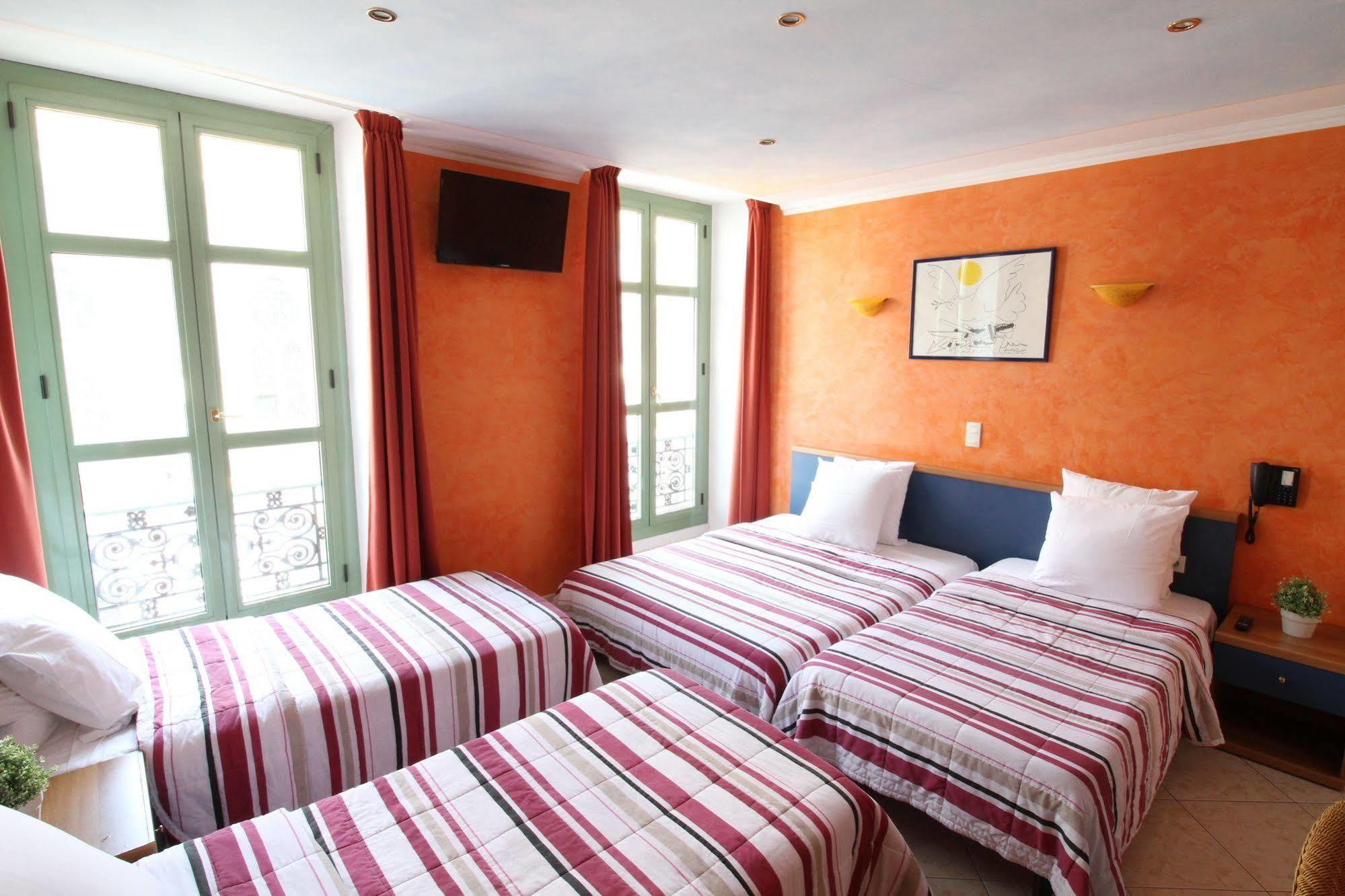 Du Centre, Un Ammi Hotel 2*