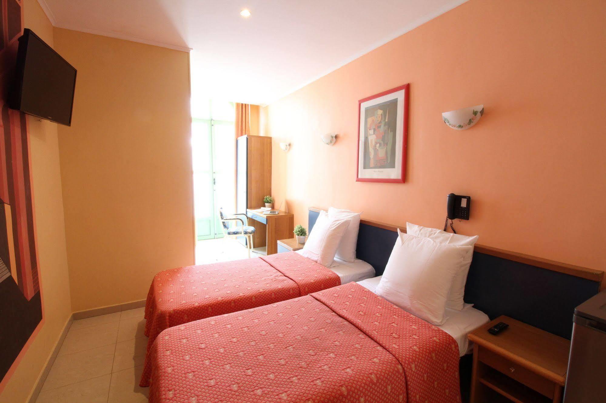 Hotel Du Centre, Un Ammi 2*